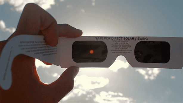 Esto le pasará a tu vista si intentas ver el eclipse de sol directamente