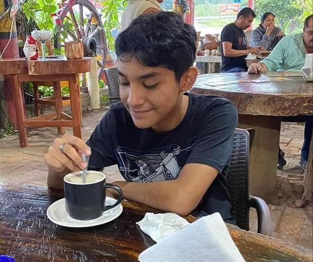 Emotiva despedida para Brandon, llegó a su hogar tras intensa búsqueda, en el mar de Oaxaca