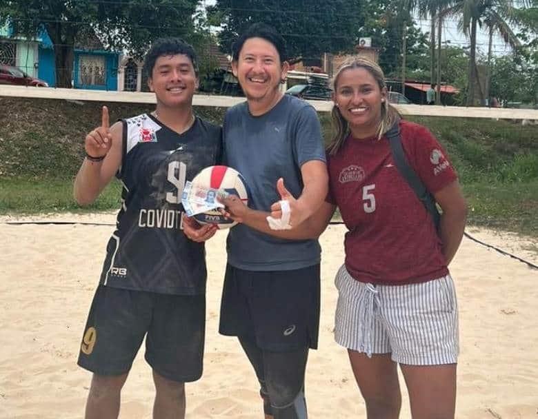 Surgió pareja campeona de torneo de voleibol playero