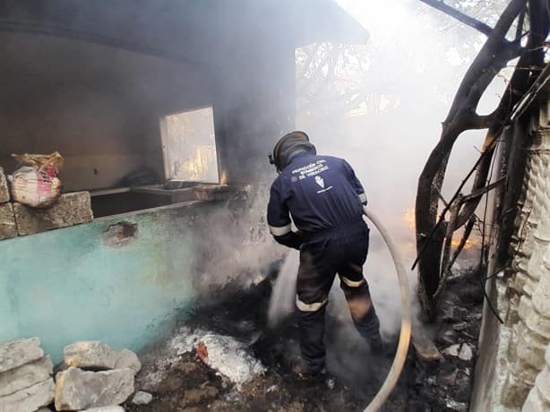 Casi incendian una casa en la colonia Adolfo Ruiz Cortines, en Veracruz