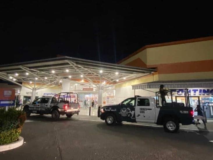 Alertan por robos en estacionamientos de supermercados de El Coyol, en Veracruz