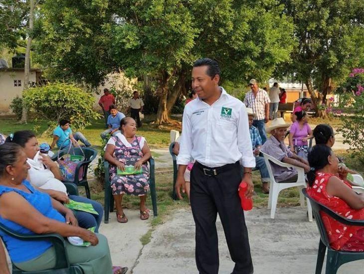 En Acayucan, inscriben Urbano Bautista Martínez como candidato de Morena a diputado local