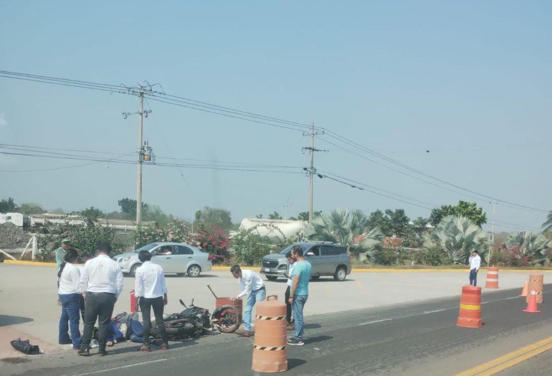 Trágico accidente en carretera Xalapa-Veracruz: Dos vidas perdidas en choque de moto y camioneta
