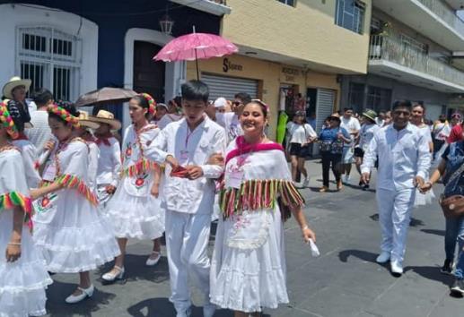 Realizan Monumental Huasteca en Orizaba; próximo año van por Récord Guiness