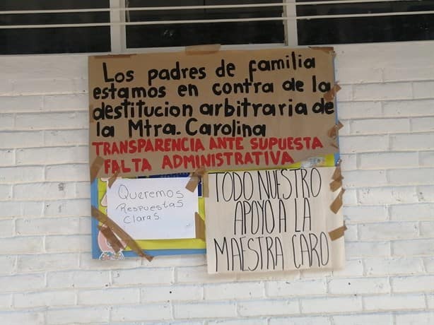 Padres de familia del CAM de Orizaba exigen reinstalación de directora