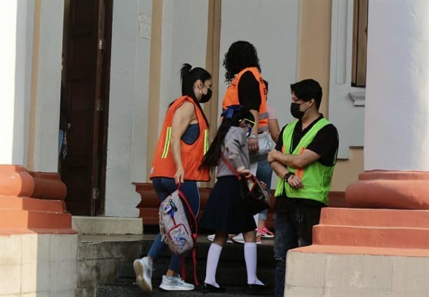 Terminaron las vacaciones, regresan a clases estudiantes en Veracruz