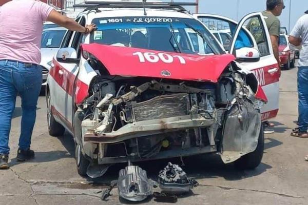 Choque en Minatitlán deja severas pérdidas materiales | VIDEO