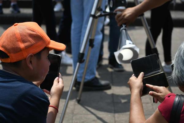Eclipse total no frenó el regreso a clases este 8 de abril en Veracruz