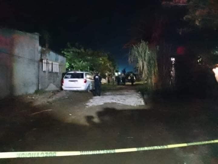 Ejecutan a hombre y le dejan narcomensaje en colonia Ampliación Santa Rosa de Coatzacoalcos