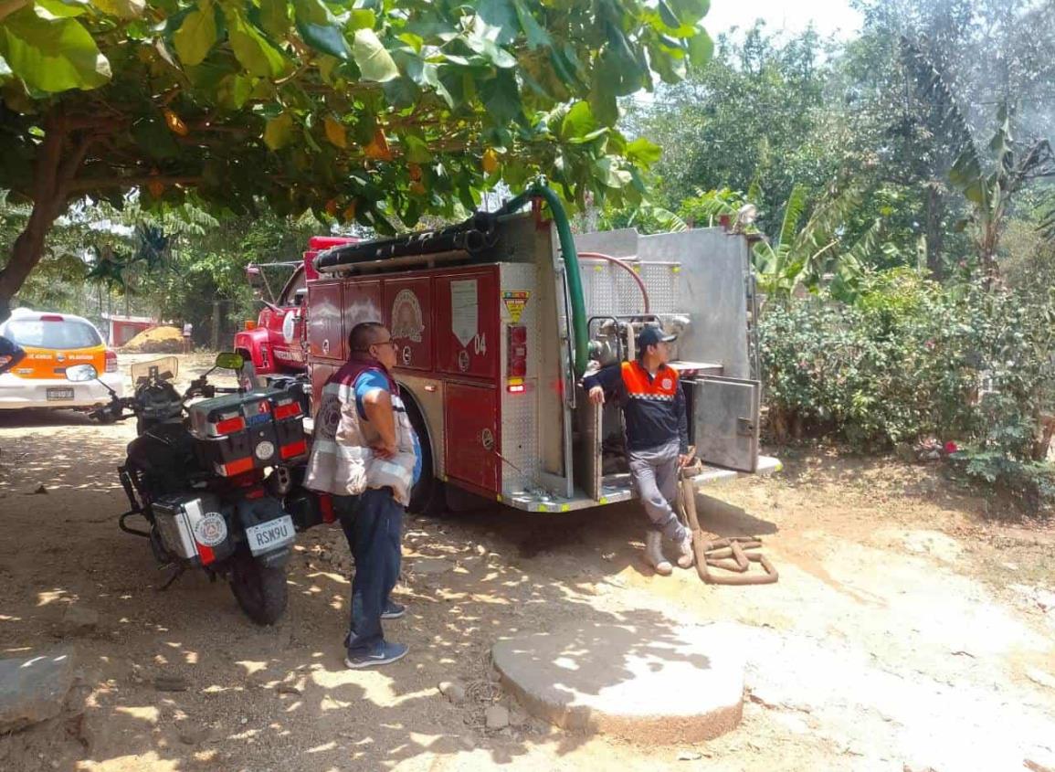 Incendio consume enseres dentro de vivienda en Soconusco 