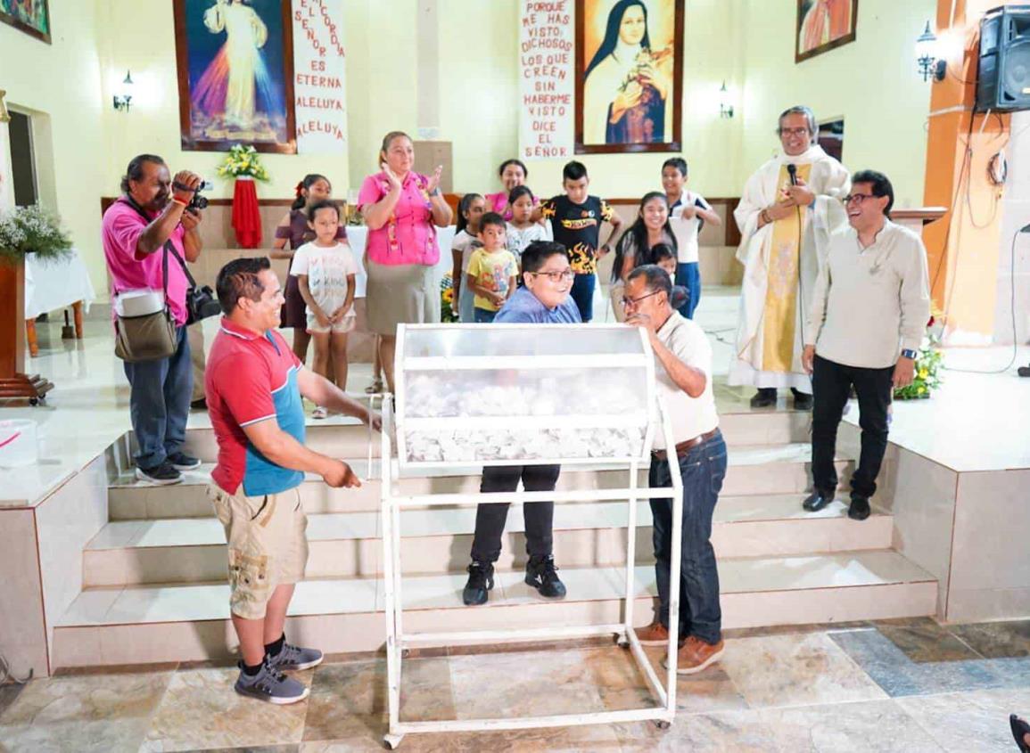 Para mejorar infraestructura, Parroquia “Santa Teresita de Jesús” rifa vehículo en Acayucan