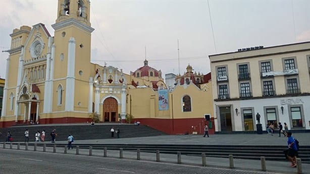 Tras más de un año de plantón, se retira FNLS de la plaza Lerdo de Xalapa (FOTOS)