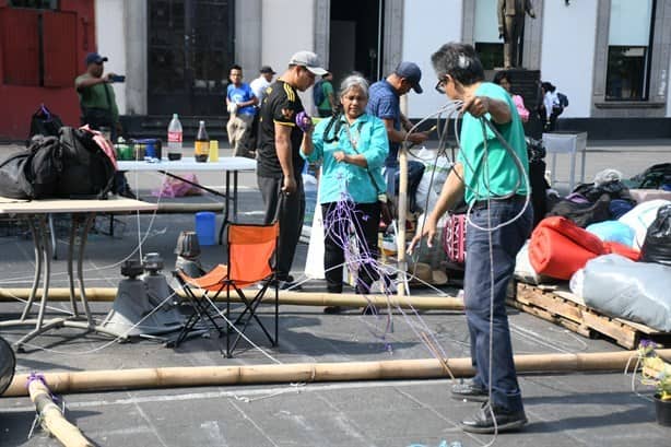 Tras más de un año de plantón, se retira FNLS de la plaza Lerdo de Xalapa (FOTOS)