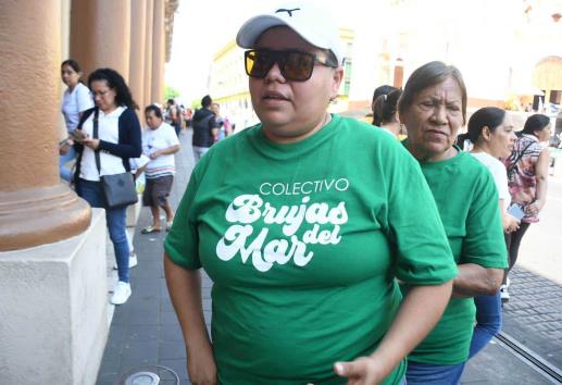 Brujas del Mar dicen que las clonaron para marcha en apoyo a Nahle