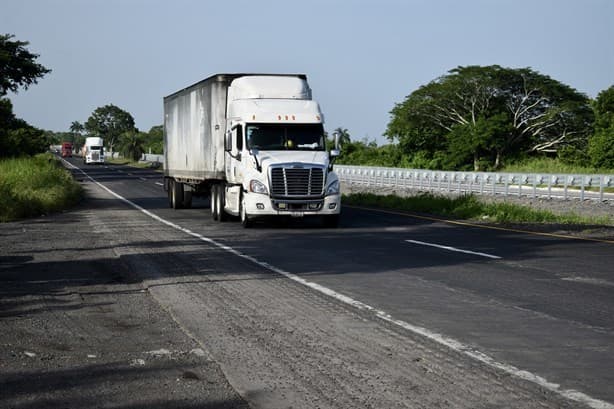 AMLO pide informe a Guardia Nacional sobre asaltos masivos en carreteras de Veracruz | VIDEO