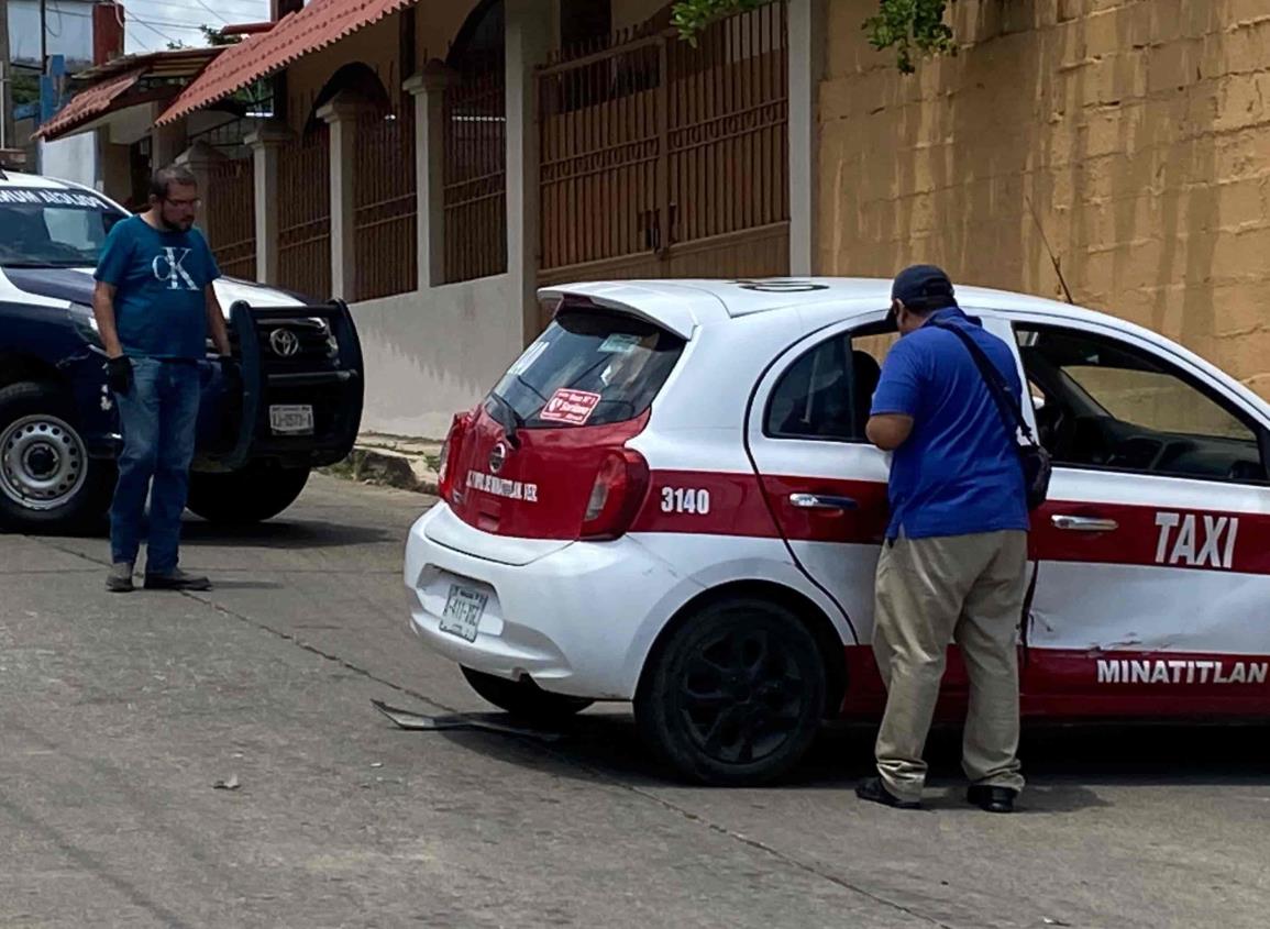 Un lesionado tras fuerte accidente entre un taxi y un vehículo particular | VIDEO