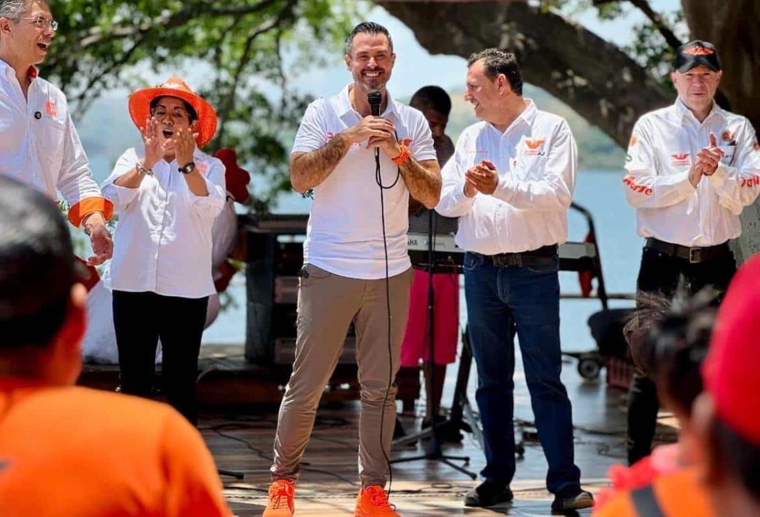 Polo Deschamps promete en San Andrés Tuxtla que gestionará inversiones