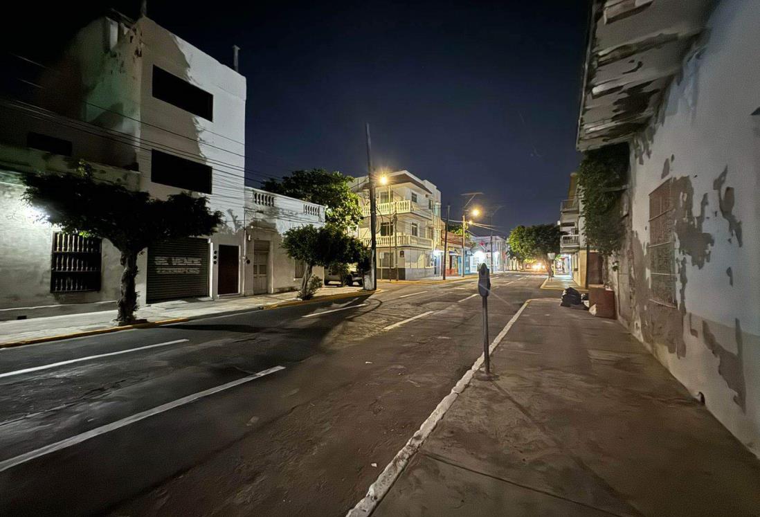 Alertan sobre Centro Histórico de Veracruz en penumbras; urge arreglar luminarias