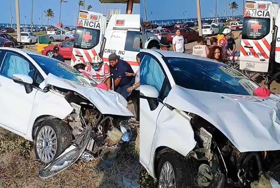 Destroza su auto y termina sobre banqueta del Malecón de Coatzacoalcos l VIDEO