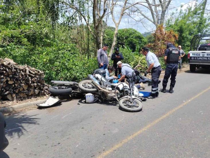 Accidente entre motos deja dos conductores hospitalizados en Tlapacoyan