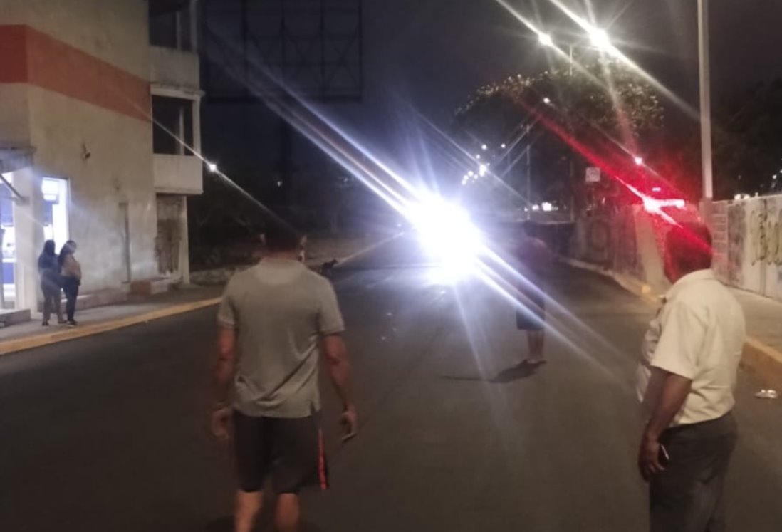 Joven de 15 años derrapa en su motocicleta en la avenida J.B Lobos, en Veracruz