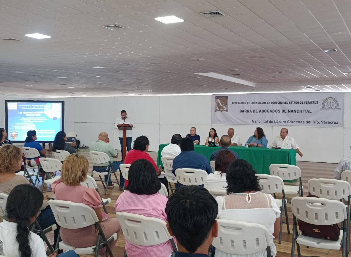 Capacitan y actualizan a abogados de Nanchital