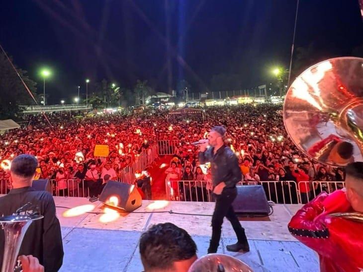 Carnaval de Tihuatlán 2024: Karely Ruiz y El Komander sorprenden en primer recorrido del evento