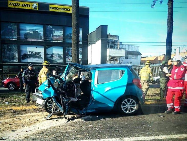 Aparatoso choque en Las Trancas; ocupantes quedan prensados 