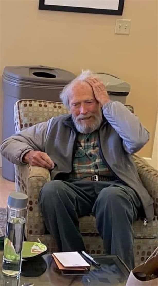 Así se ve Clint Eastwood a sus 93 años, está filmando una película