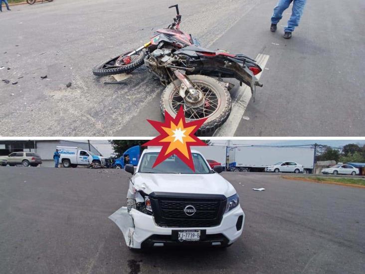 Fuerte accidente en carretera Córdoba-La Tinaja; chocan motociclista y camioneta