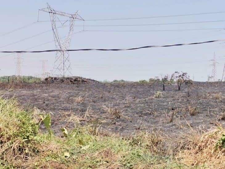 Quema de pastizales causó temor entre la población de Ixhuatlán