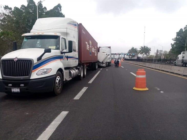 Chocan tráileres en la caseta de Plan del Río, ¿qué pasó? 