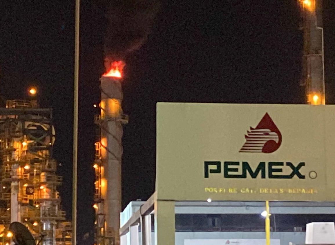 Desfogue en la Refinería Lázaro Cárdenas cimbró Minatitlán | VIDEO