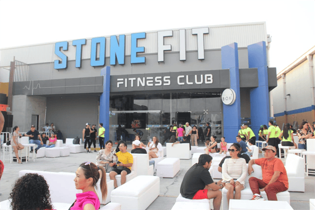 Bárbara de Regil inaugura gimnasio STONE FIT en Boca del Río 