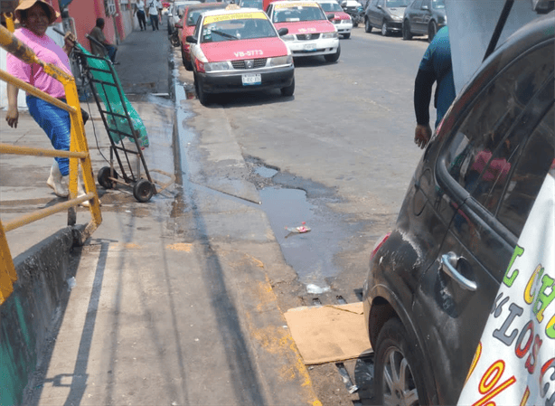 Vecinos de la colonia Miguel Alemán en denuncian aguas negras