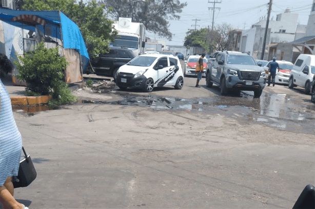 Vecinos de la colonia Miguel Alemán en denuncian aguas negras