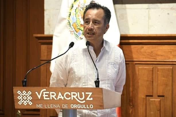 En la mira de la historia: Gobernador de Veracruz ahora quiere ser escritor