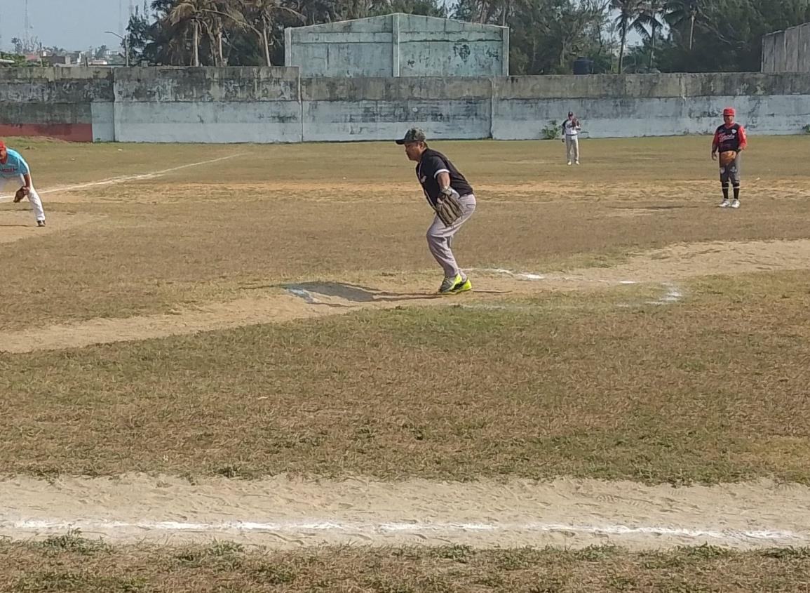 Continúa la actividad en el softbol Intercolonias