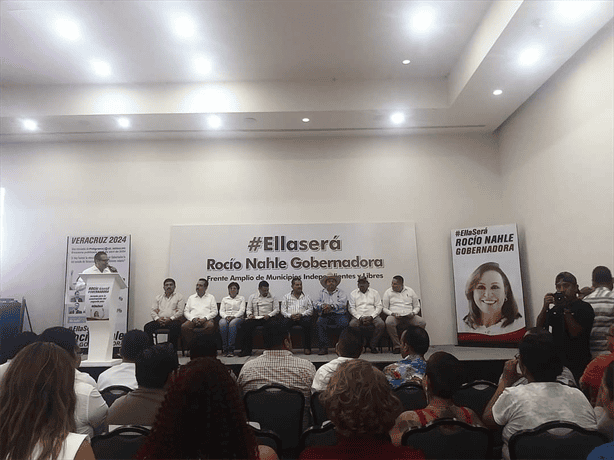 Cuatro alcaldes renuncian a Movimiento Ciudadano; se van con Morena y Nahle