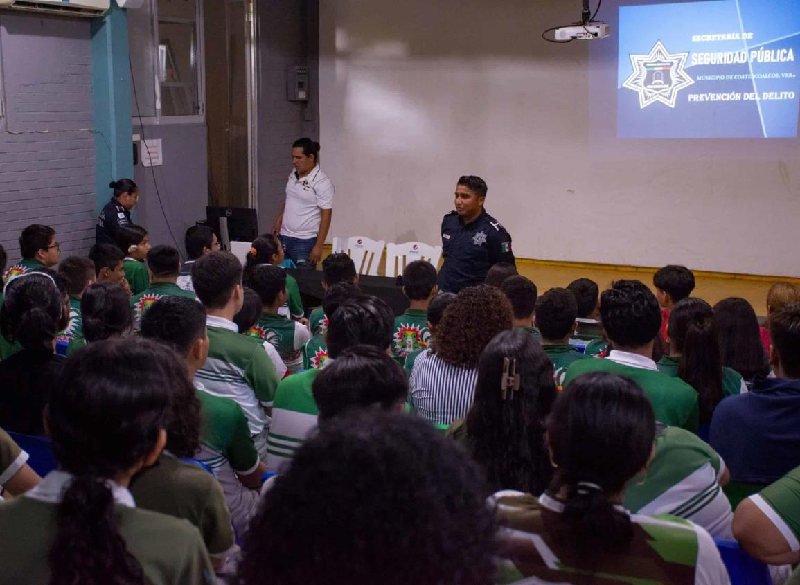 Previenen delitos informáticos entre jóvenes de Coatzacoalcos