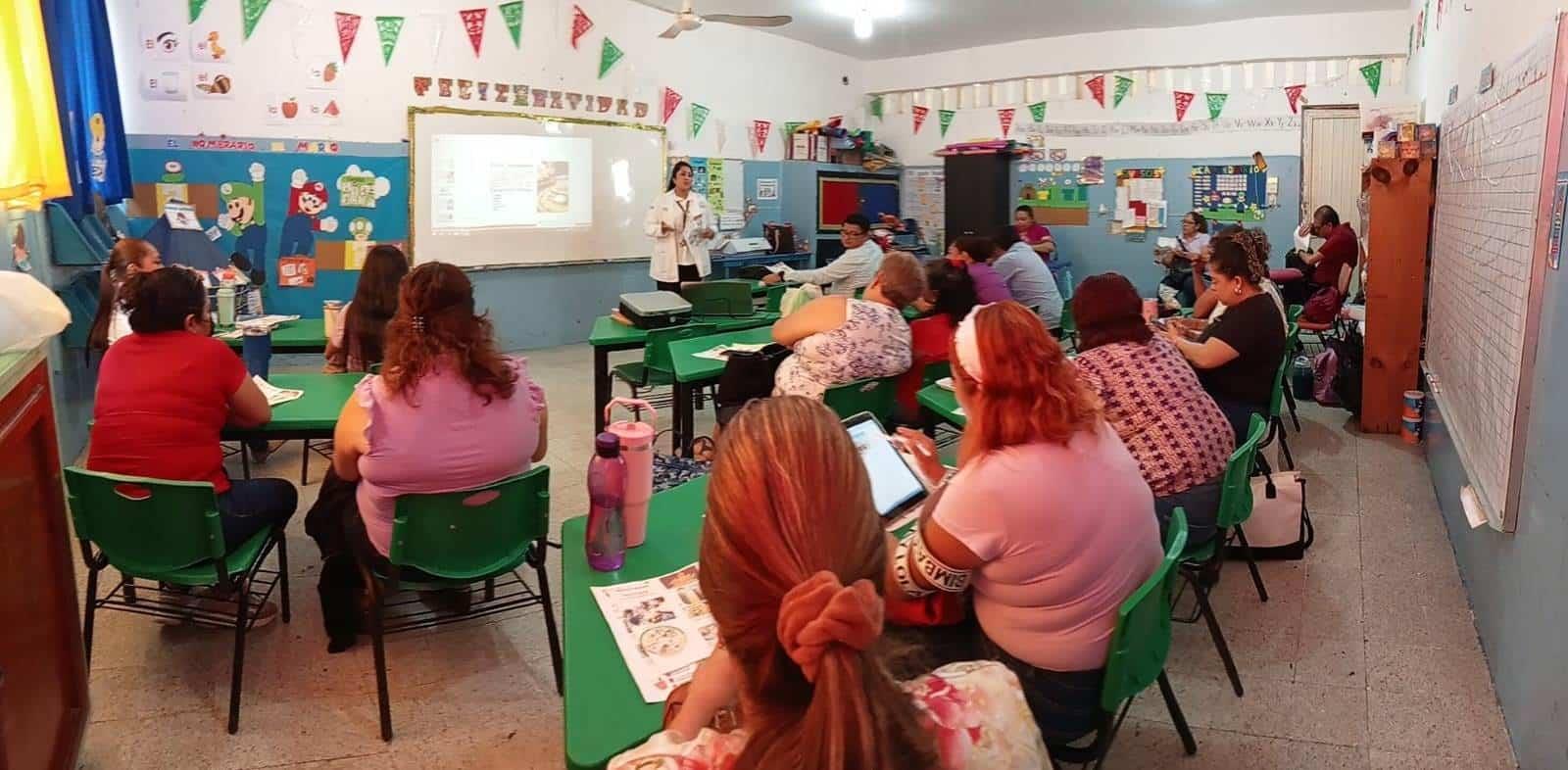 Concientizan a comunidad escolar y padres de familia sobre la alimentación saludable