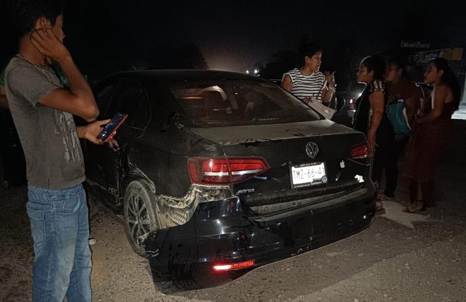 Ebrio provoca choque sobre la Sayula - Ciudad Alemán en San Juan Evangelista 