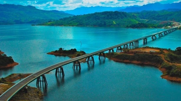 Esta carretera que conecta a Coatzacoalcos es considerada una de las más bellas de México