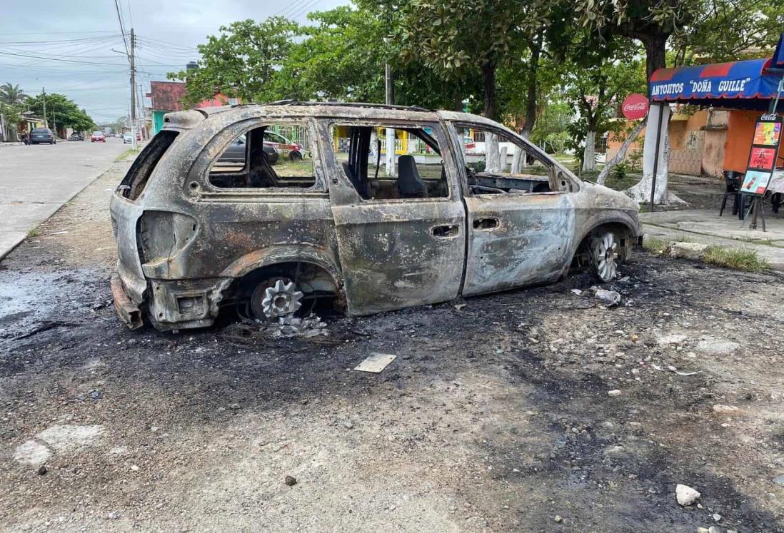 Incendian cuatro vehículos en la Cuenca del Papaloapan