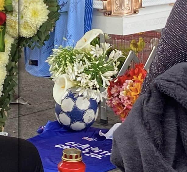 Emotivo adiós del Cruz Azul a José Armando, joven aficionado que luchó contra la leucemia 