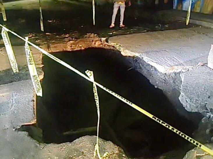 ¡Tremendo socavón alarma a vecinos de Poza Rica! Esto sabemos