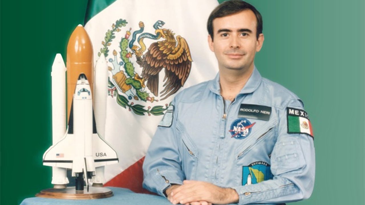 Neri Vela pide a AMLO convocatoria para elegir al siguiente astronauta mexicano