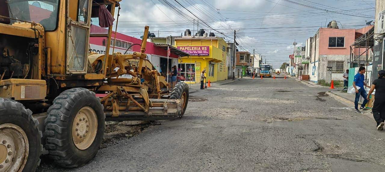 Retoman obra de repavimentación de la calle principal de Lomas 4