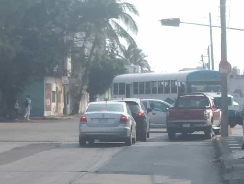 Urge que Tránsito Municipal de Veracruz ponga orden en colonia Miguel Alemán