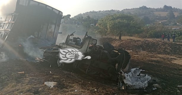 Arde tráiler sobre la autopista Acatzingo-Ciudad Mendoza; esto sabemos